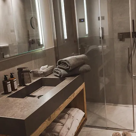 Alu Mountain Design Hotel 4*