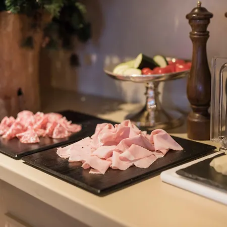 Готель Alu Mountain Design Борміо